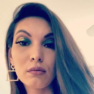 Meet your Posher, Angelique